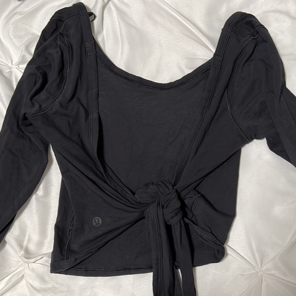 It’s a tie long sleeve